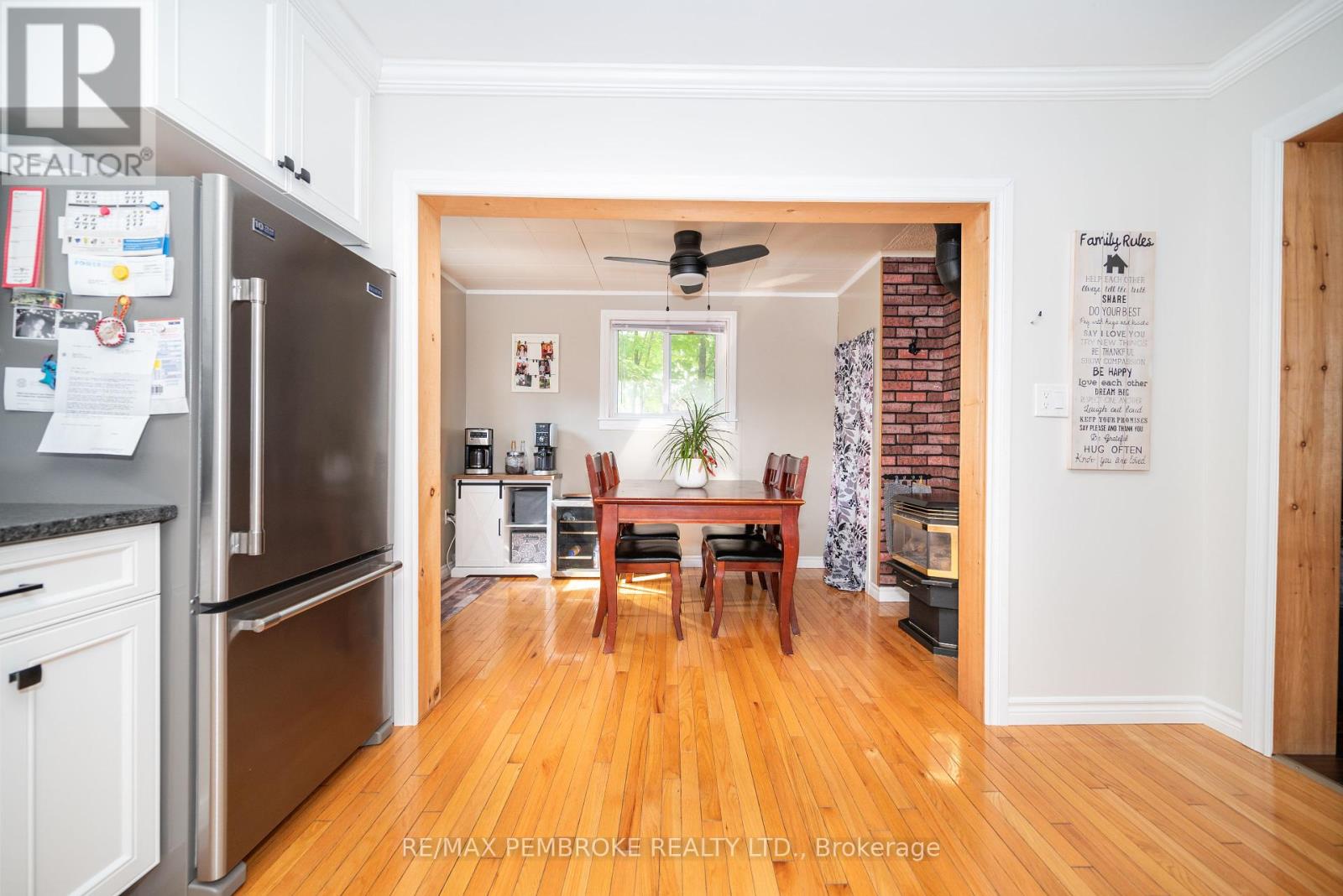 594 Miller Street, Pembroke, Ontario  K8A 6A2 - Photo 9 - X12217712