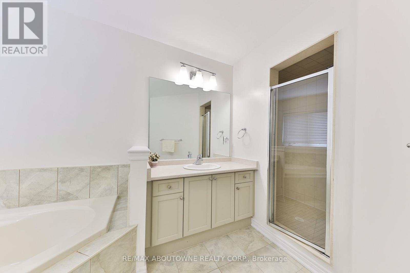 317 Nautical Boulevard, Oakville, Ontario  L6L 0C1 - Photo 35 - W12217022