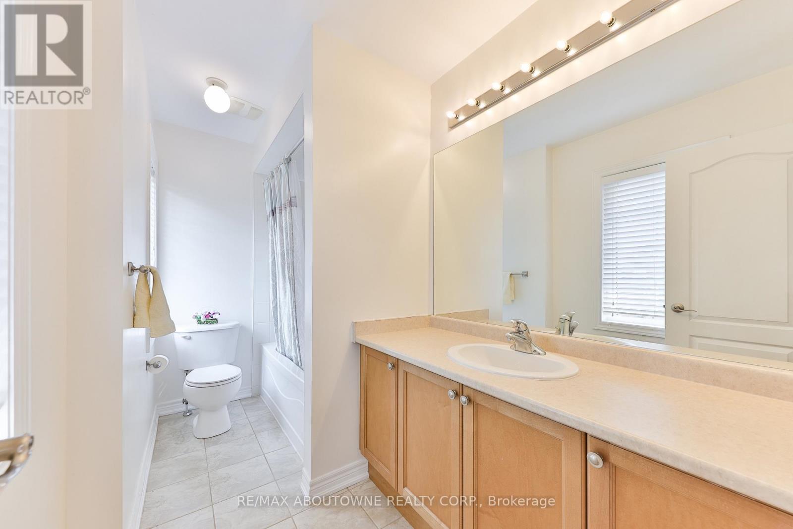317 Nautical Boulevard, Oakville, Ontario  L6L 0C1 - Photo 43 - W12217022