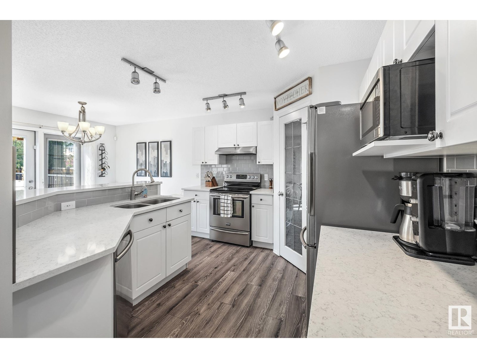 9016 210 St Nw, Edmonton, Alberta  T5T 6X1 - Photo 9 - E4442134