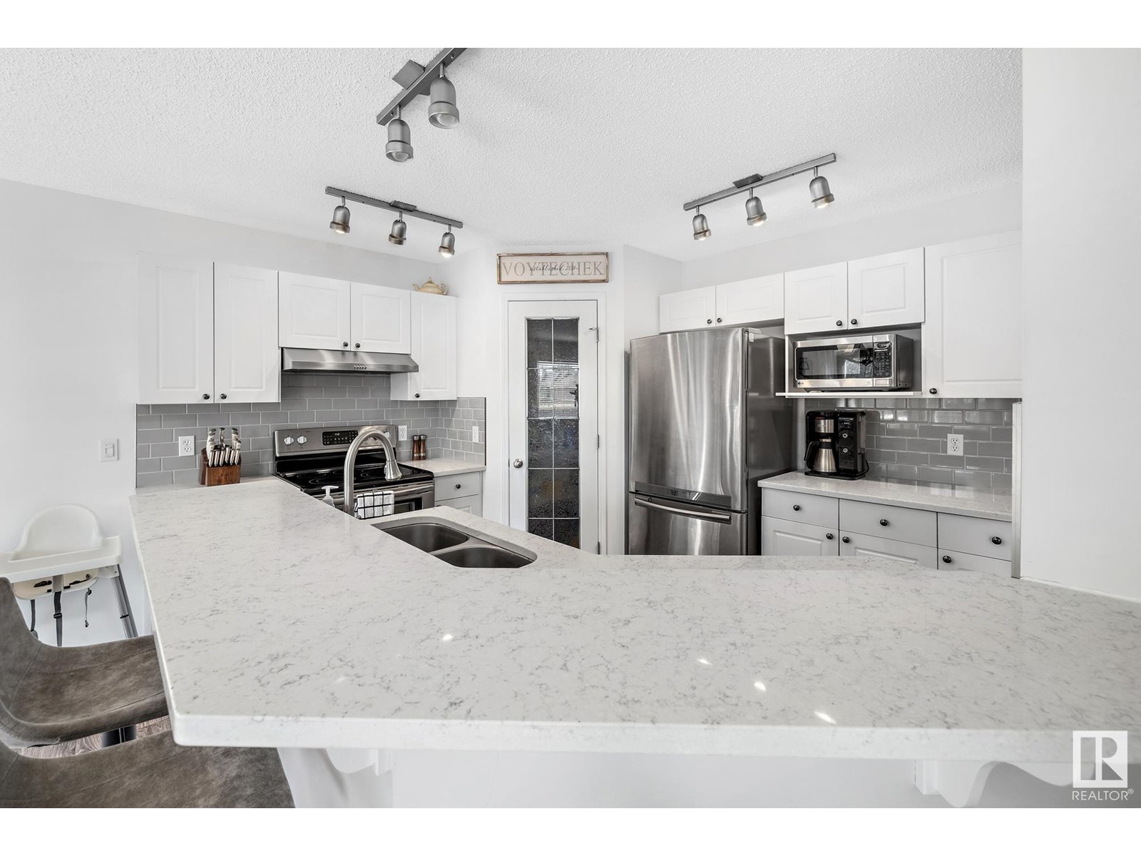 9016 210 St Nw, Edmonton, Alberta  T5T 6X1 - Photo 13 - E4442134