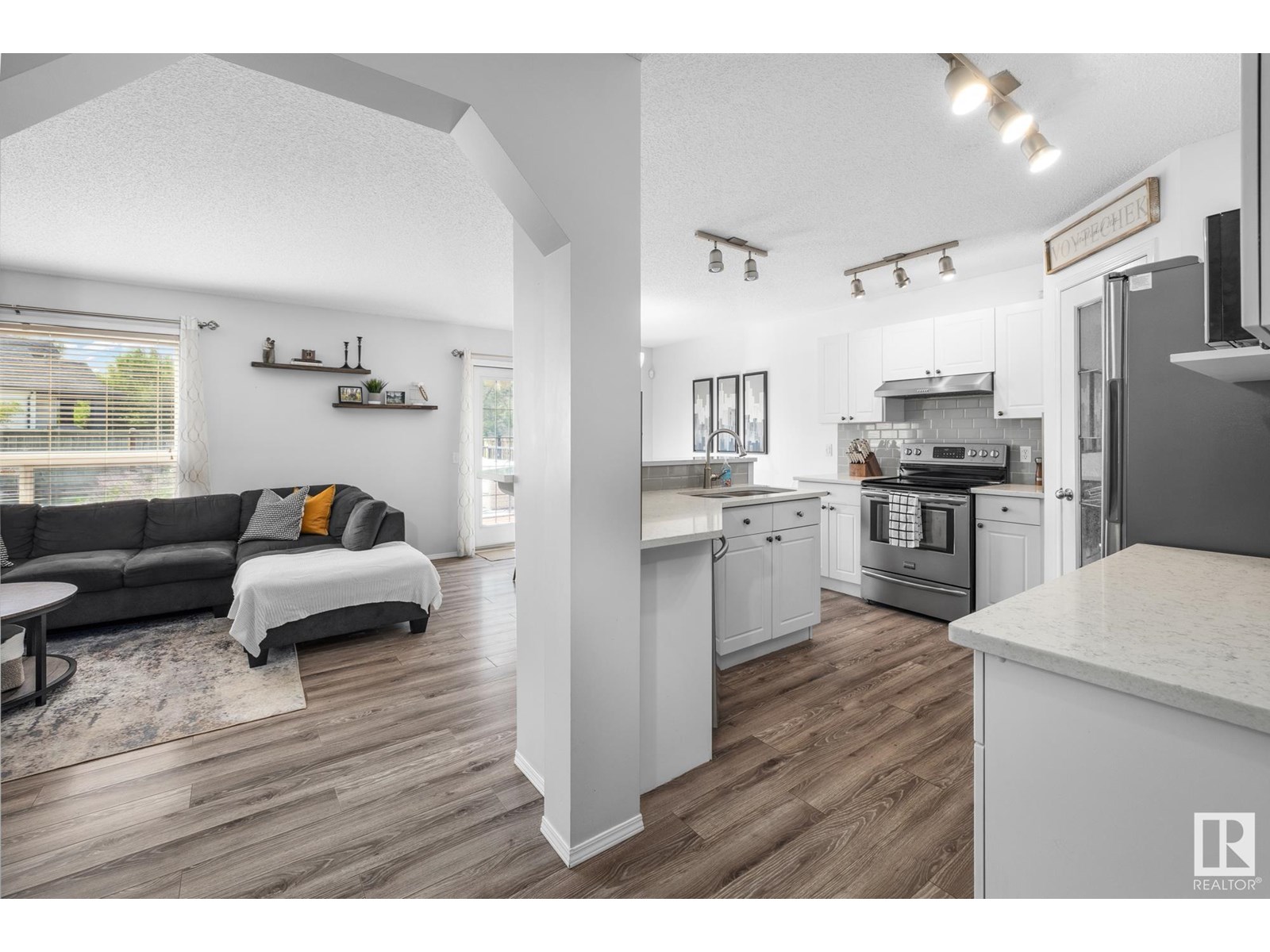 9016 210 St Nw, Edmonton, Alberta  T5T 6X1 - Photo 15 - E4442134