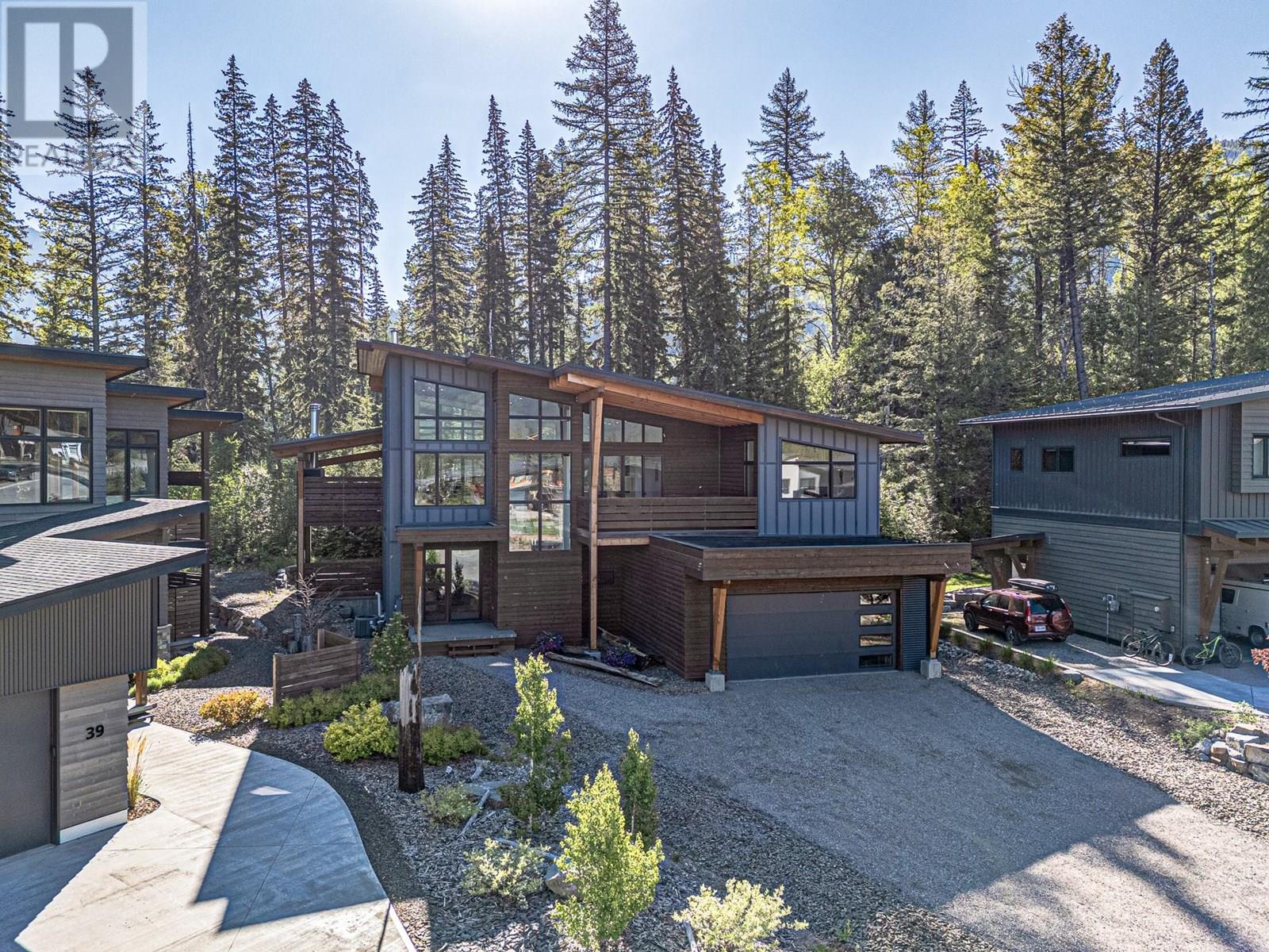 41 Piedmont Drive, Fernie, British Columbia  V0B 1M4 - Photo 4 - 10351700