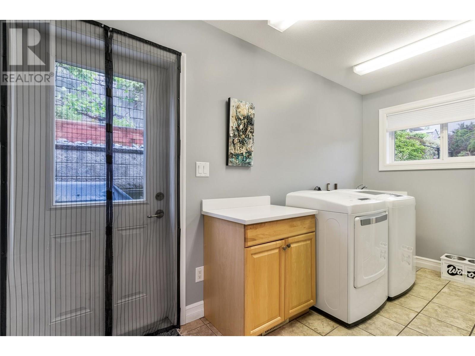 1040 14 Avenue Se, Salmon Arm, British Columbia  V1E 2R6 - Photo 35 - 10349522