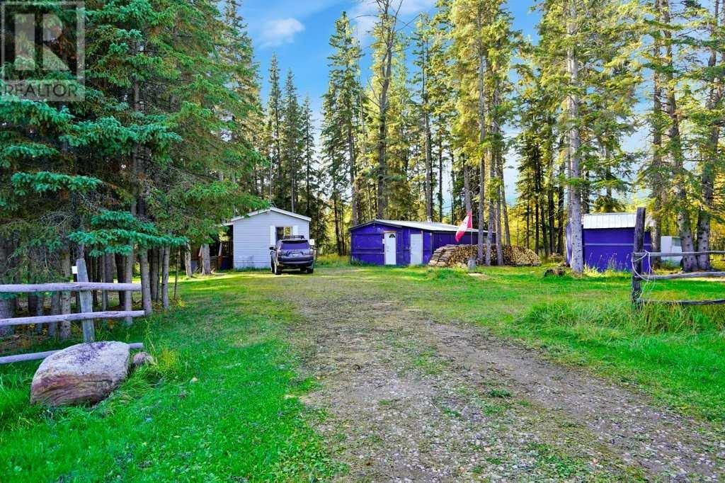 410 Bourbon Avenue, Winfield, Alberta