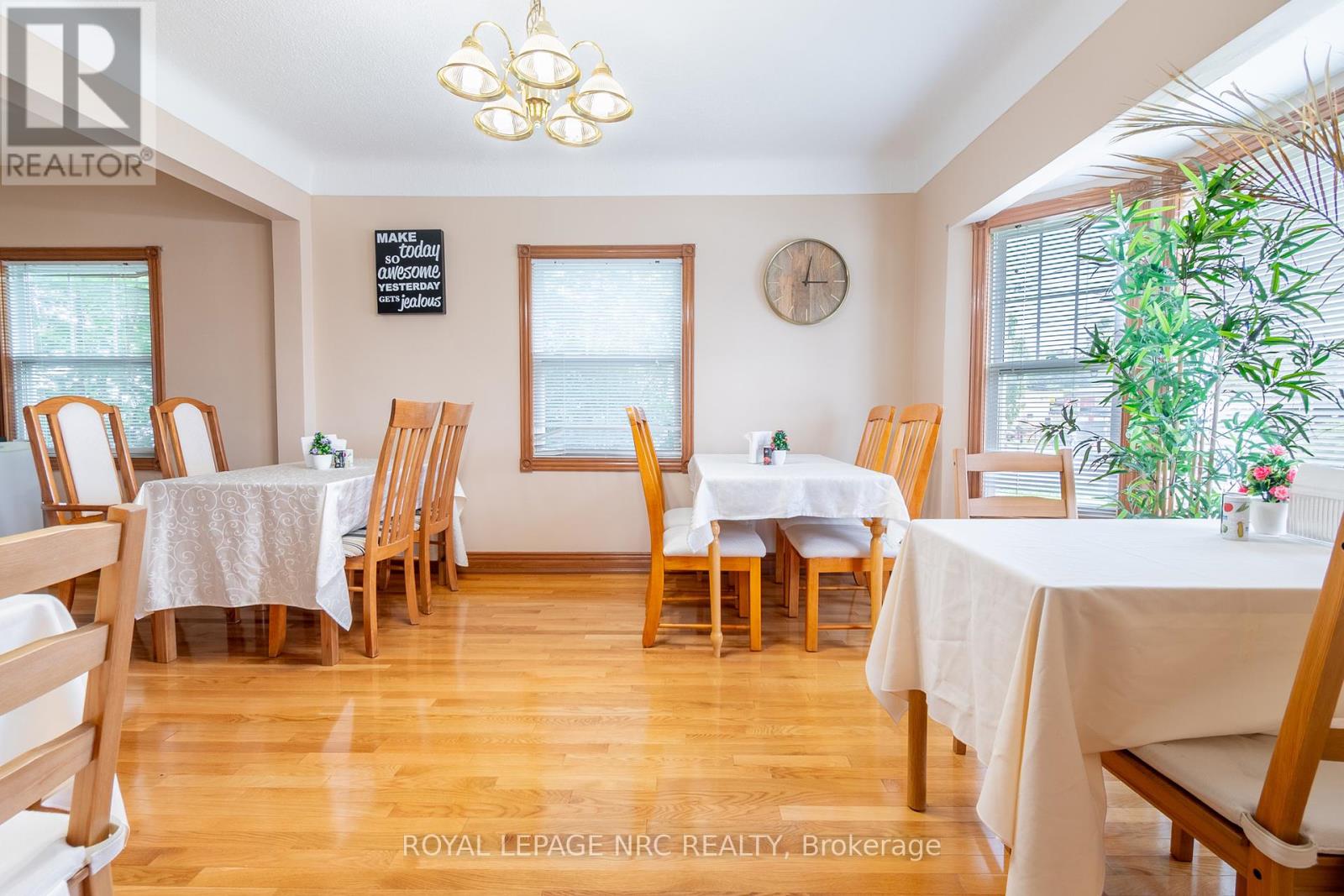 6257 Dunn Street, Niagara Falls (Dorchester), Ontario  L2G 2P6 - Photo 14 - X12217734