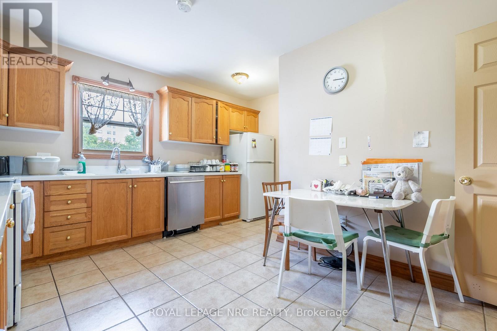 6257 Dunn Street, Niagara Falls (Dorchester), Ontario  L2G 2P6 - Photo 24 - X12217734