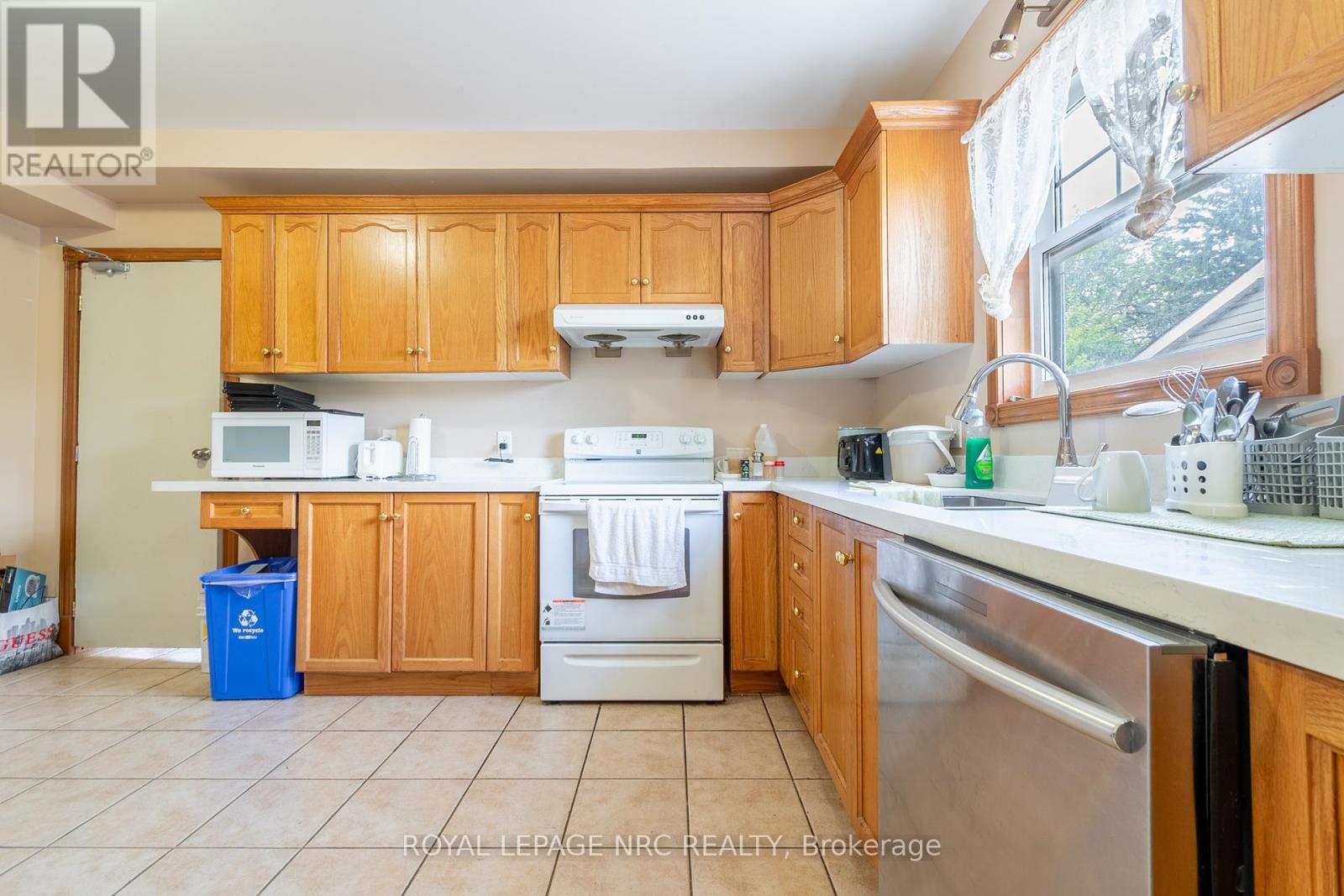 6257 Dunn Street, Niagara Falls (Dorchester), Ontario  L2G 2P6 - Photo 25 - X12217734