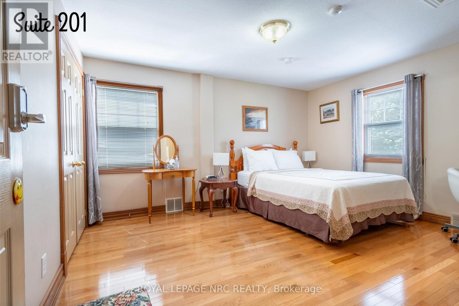 6257 Dunn Street, Niagara Falls (Dorchester), Ontario  L2G 2P6 - Photo 33 - X12217734