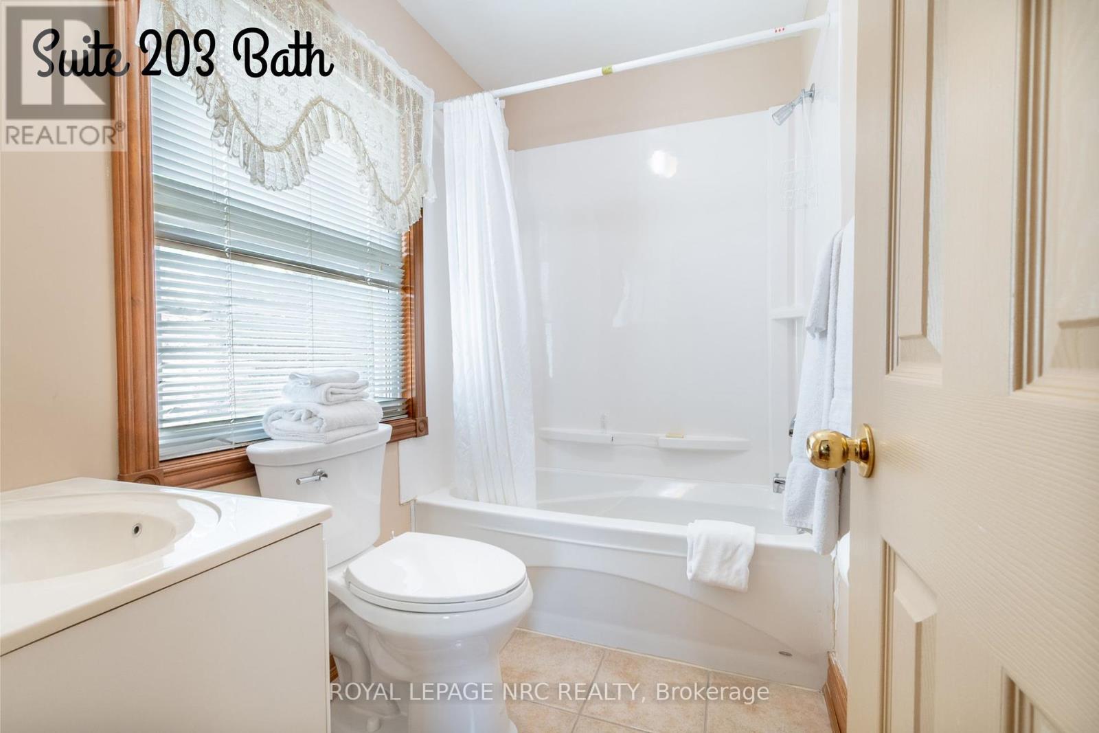 6257 Dunn Street, Niagara Falls (Dorchester), Ontario  L2G 2P6 - Photo 39 - X12217734