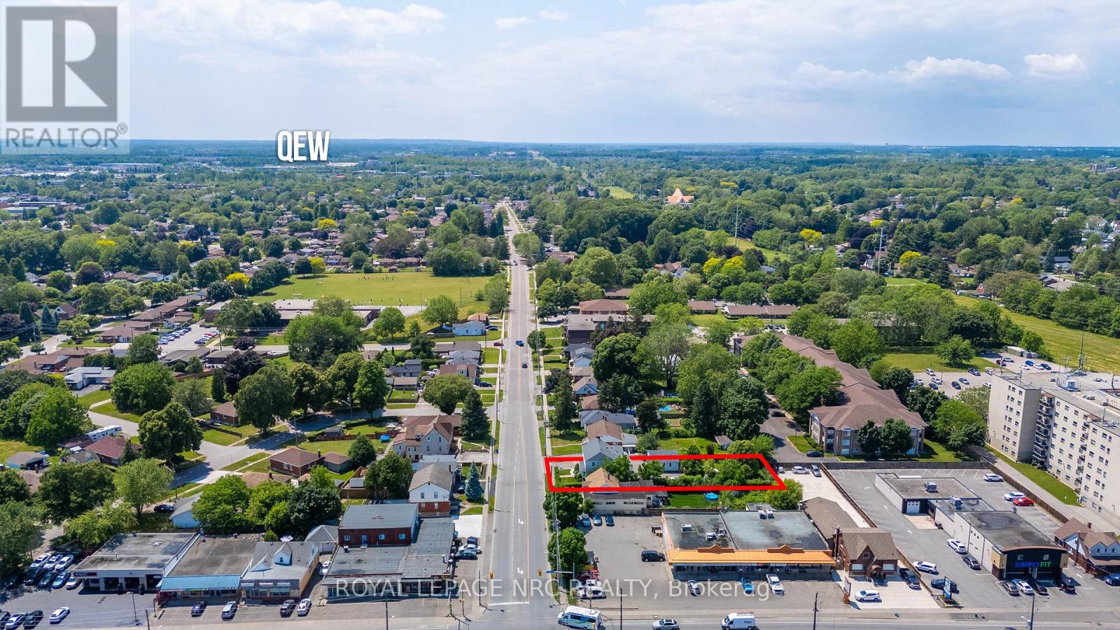 6257 Dunn Street, Niagara Falls (Dorchester), Ontario  L2G 2P6 - Photo 4 - X12217734