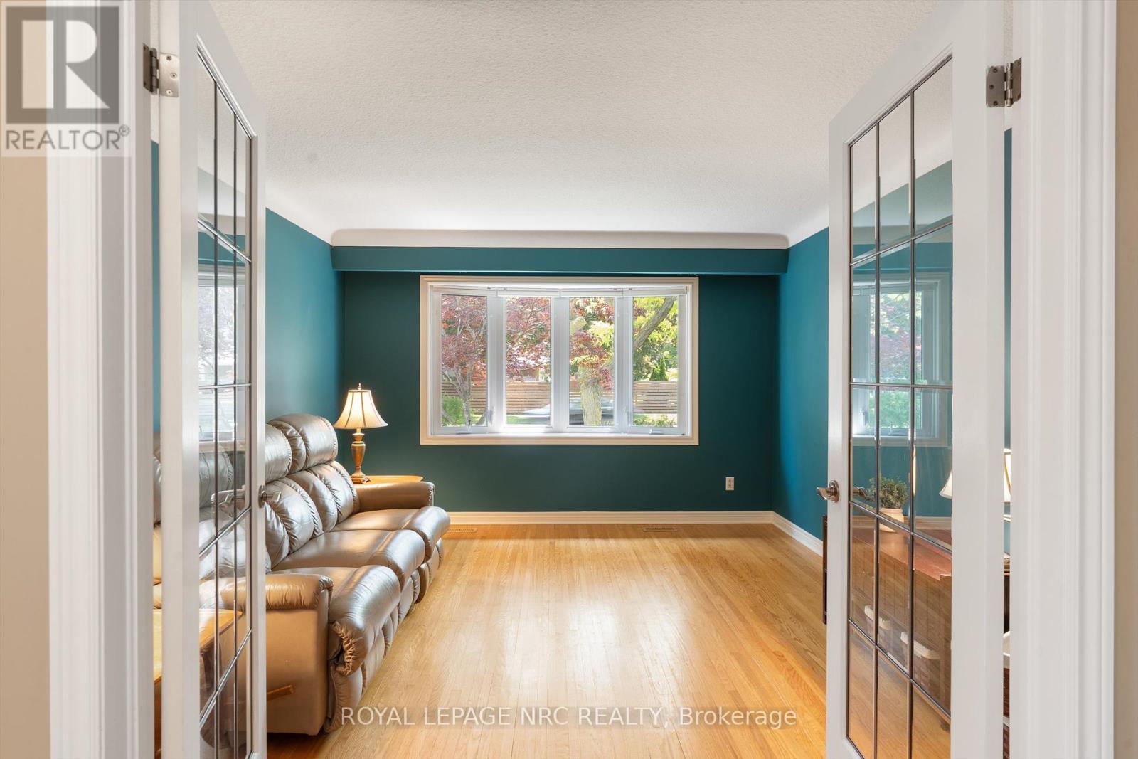 533 Vine Street, St. Catharines (Vine/linwell), Ontario  L2M 3T5 - Photo 8 - X12217759