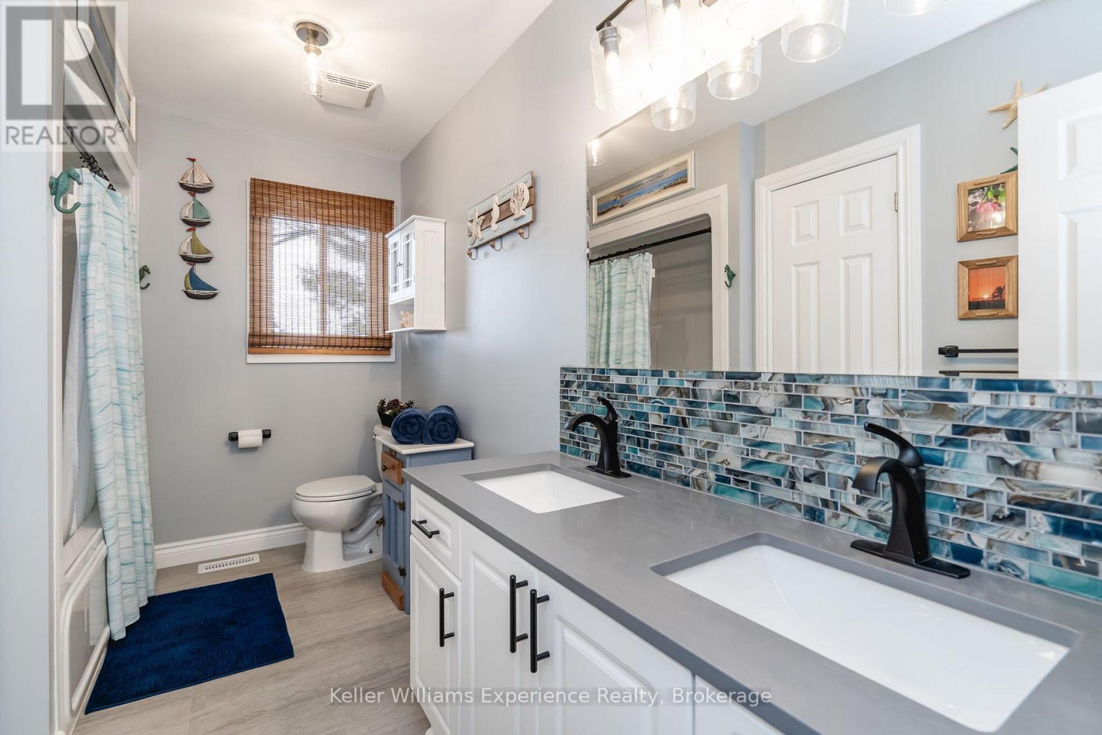 10 Clarence Avenue, Penetanguishene, Ontario  L9M 1A9 - Photo 15 - S12217738