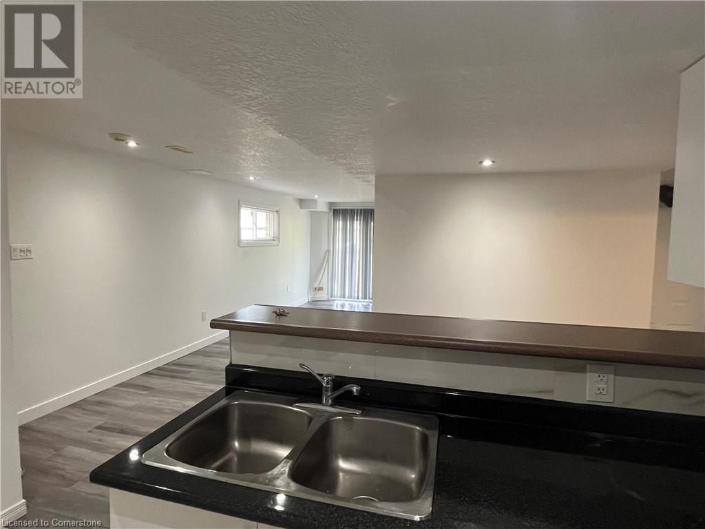 580 Activa Avenue Unit# Lower, Kitchener, Ontario  N2E 4C3 - Photo 3 - 40740423