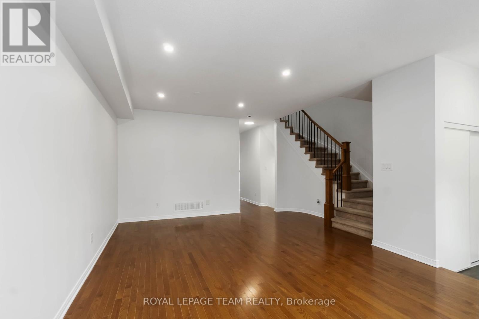 349 Sweetflag Street, Ottawa, Ontario  K2J 5A3 - Photo 6 - X12217740
