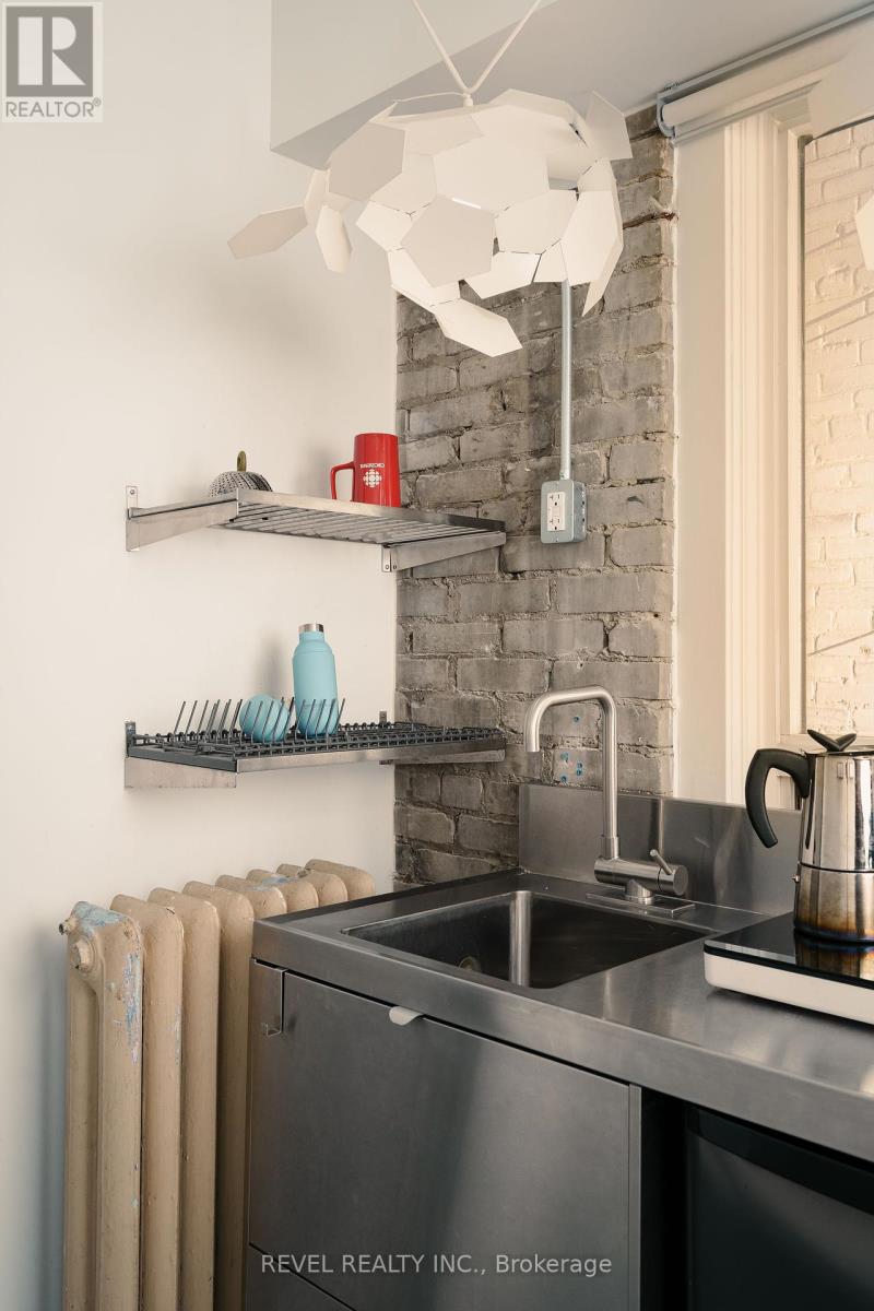 2nd - 1468 Dundas Street W, Toronto, Ontario  M6J 1Y6 - Photo 8 - C12217667