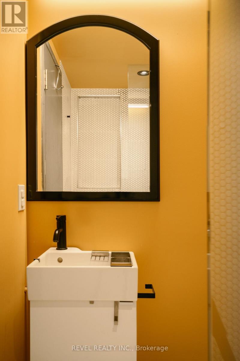 2nd - 1468 Dundas Street W, Toronto, Ontario  M6J 1Y6 - Photo 9 - C12217667