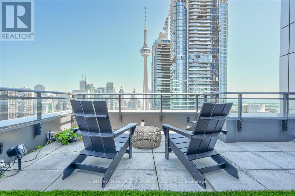 PH5201 - 25 TELEGRAM MEWS, Toronto, Ontario