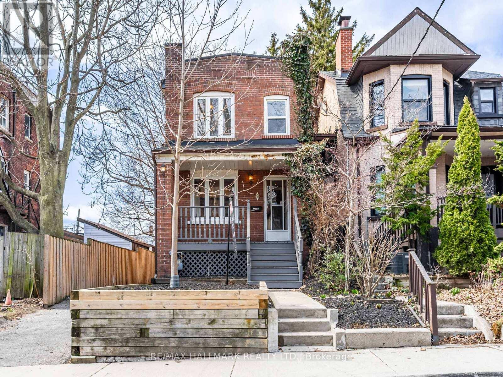 8 Redwood Avenue, Toronto (Greenwood-Coxwell), Ontario  M4L 2S6 - Photo 2 - E12217666
