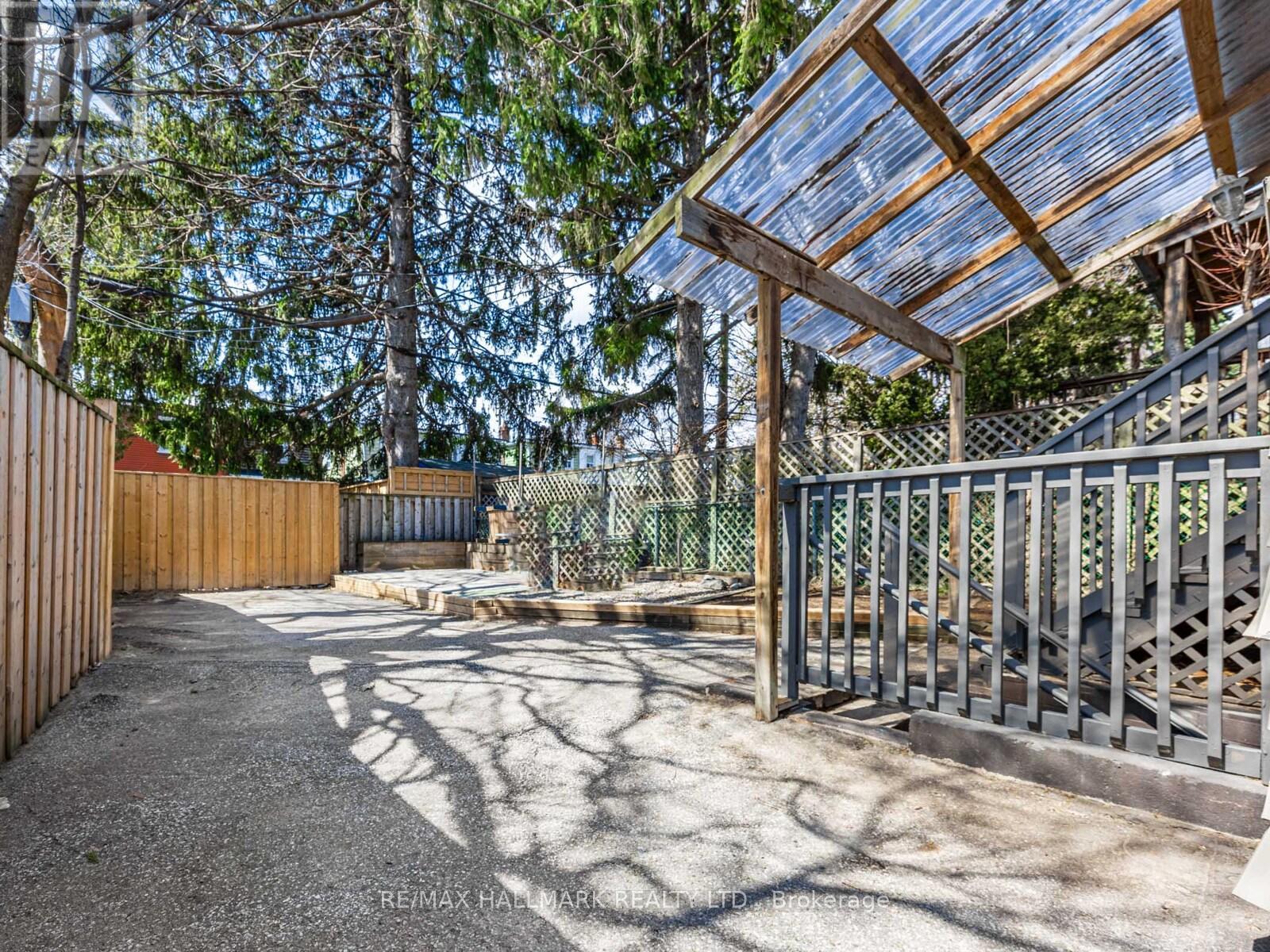 8 Redwood Avenue, Toronto (Greenwood-Coxwell), Ontario  M4L 2S6 - Photo 22 - E12217666
