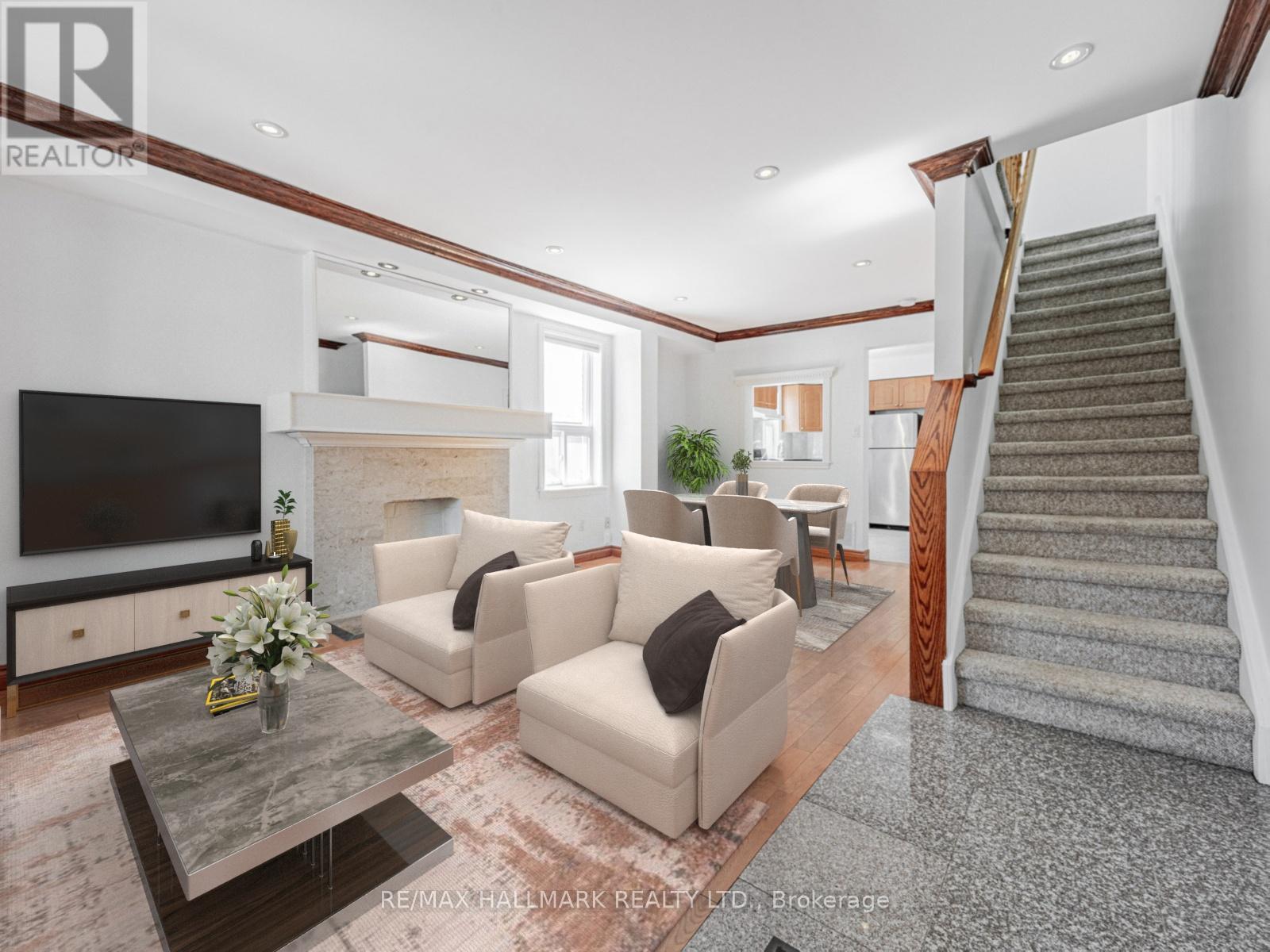 8 Redwood Avenue, Toronto (Greenwood-Coxwell), Ontario  M4L 2S6 - Photo 3 - E12217666