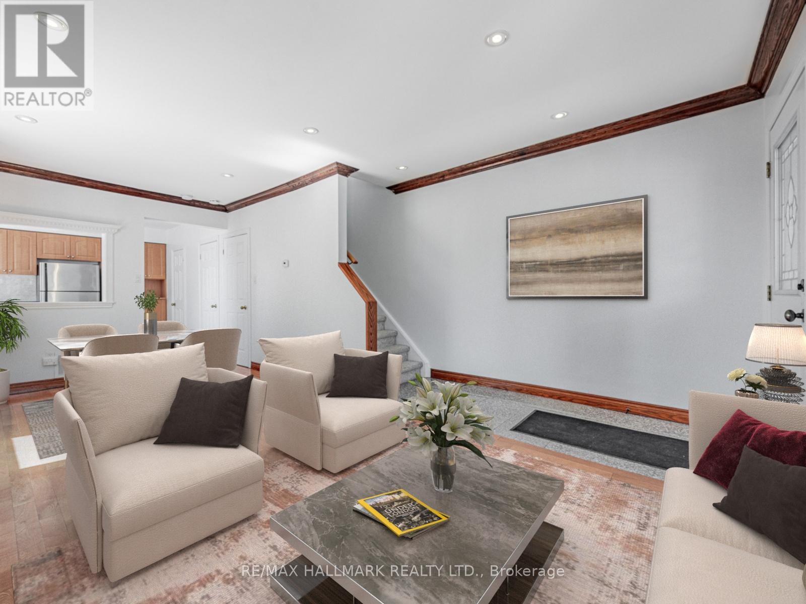 8 Redwood Avenue, Toronto (Greenwood-Coxwell), Ontario  M4L 2S6 - Photo 4 - E12217666