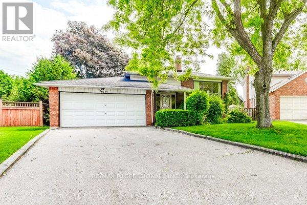 11 Shadbolt Court, Markham (Unionville), Ontario  L3R 1X3 - Photo 4 - N12217658