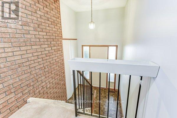 11 Shadbolt Court, Markham (Unionville), Ontario  L3R 1X3 - Photo 8 - N12217658