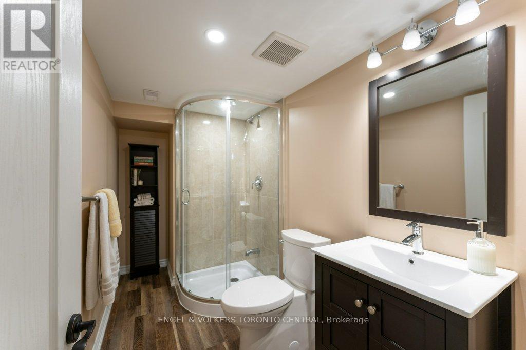 22 Donald Sim Avenue, Markham, Ontario  L6B 1B6 - Photo 17 - N12217763
