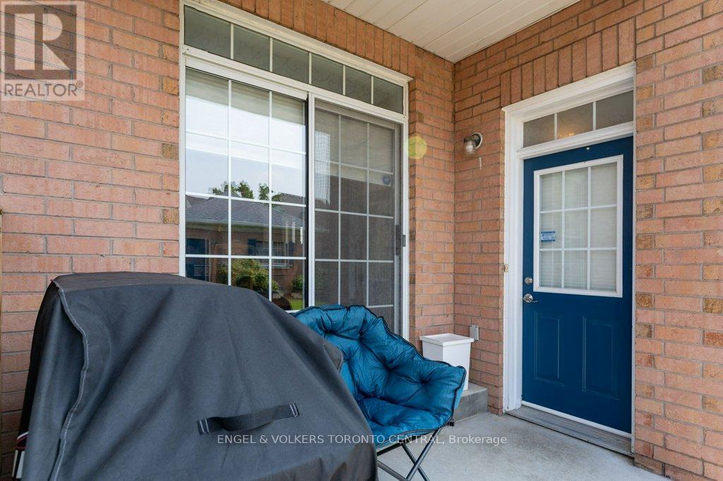 22 Donald Sim Avenue, Markham, Ontario  L6B 1B6 - Photo 18 - N12217763