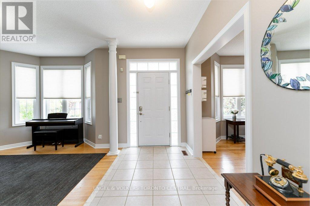 22 Donald Sim Avenue, Markham, Ontario  L6B 1B6 - Photo 2 - N12217763