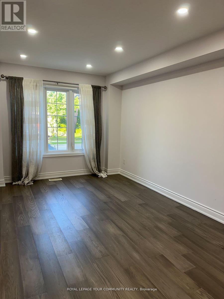 86 Beare Trail, Newmarket, Ontario  L3X 2B3 - Photo 6 - N12217764