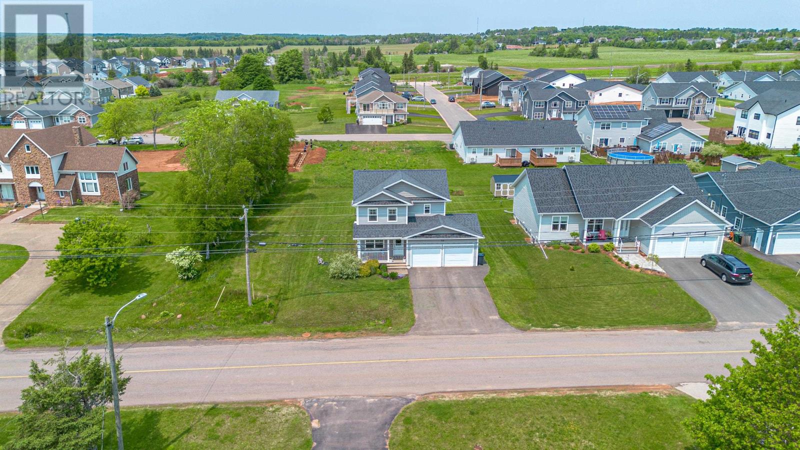 Property at 150 ROYALTY Road image 4