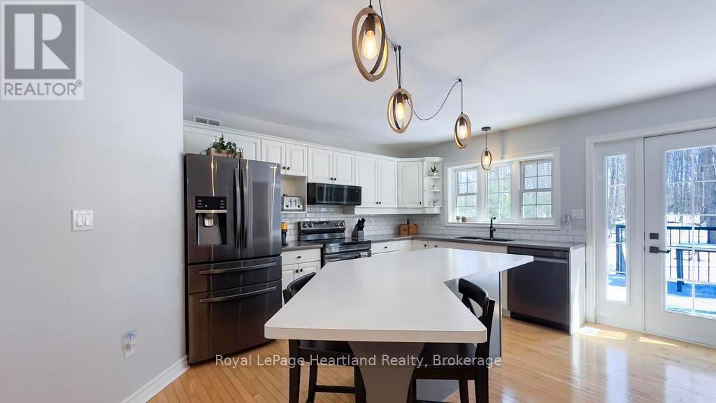 77376 Forest Ridge Road, Bluewater, Ontario  N0M 1G0 - Photo 10 - X12008728