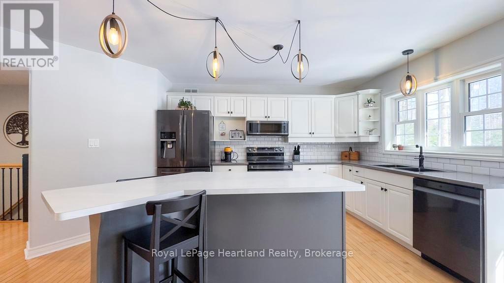 77376 Forest Ridge Road, Bluewater, Ontario  N0M 1G0 - Photo 12 - X12008728