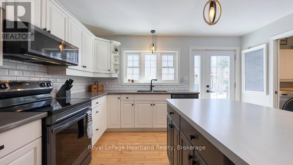 77376 Forest Ridge Road, Bluewater, Ontario  N0M 1G0 - Photo 11 - X12008728