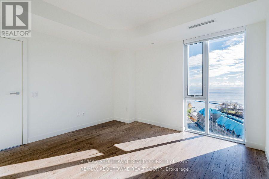 A1002 - 125 Bronte Road, Oakville, Ontario  L6L 3C1 - Photo 11 - W12217653