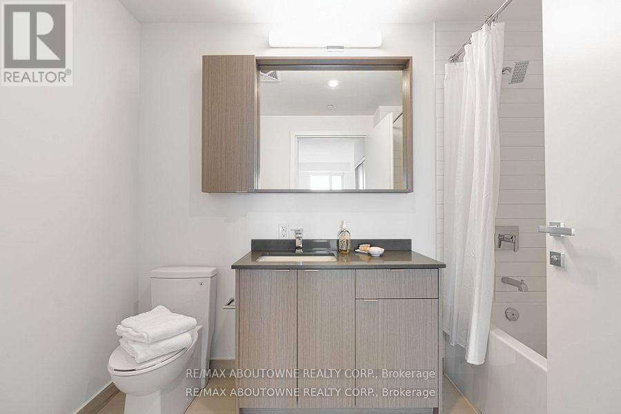 A1002 - 125 Bronte Road, Oakville, Ontario  L6L 3C1 - Photo 13 - W12217653