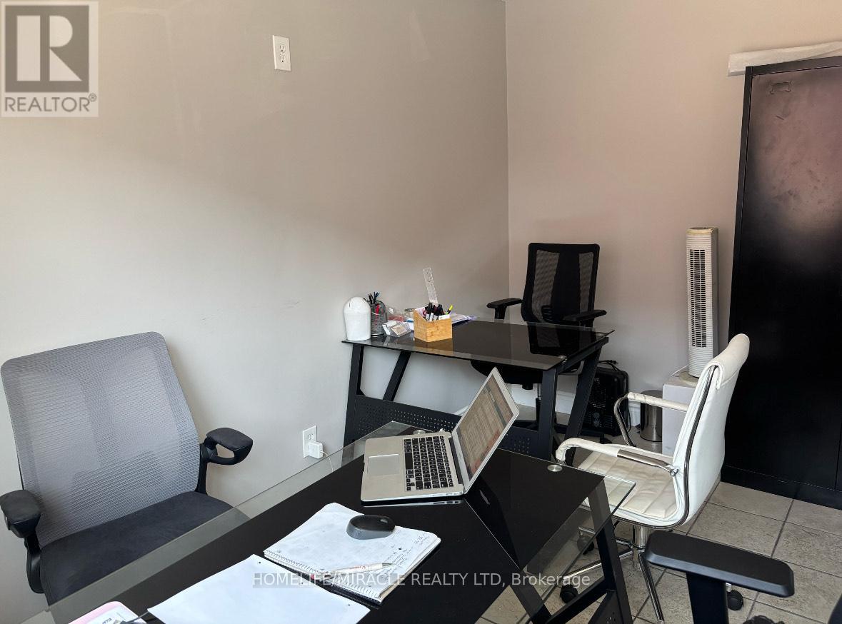 Unit 13 - 1190 Mid-Way Boulevard, Mississauga, Ontario  L5T 2B9 - Photo 4 - W12217663