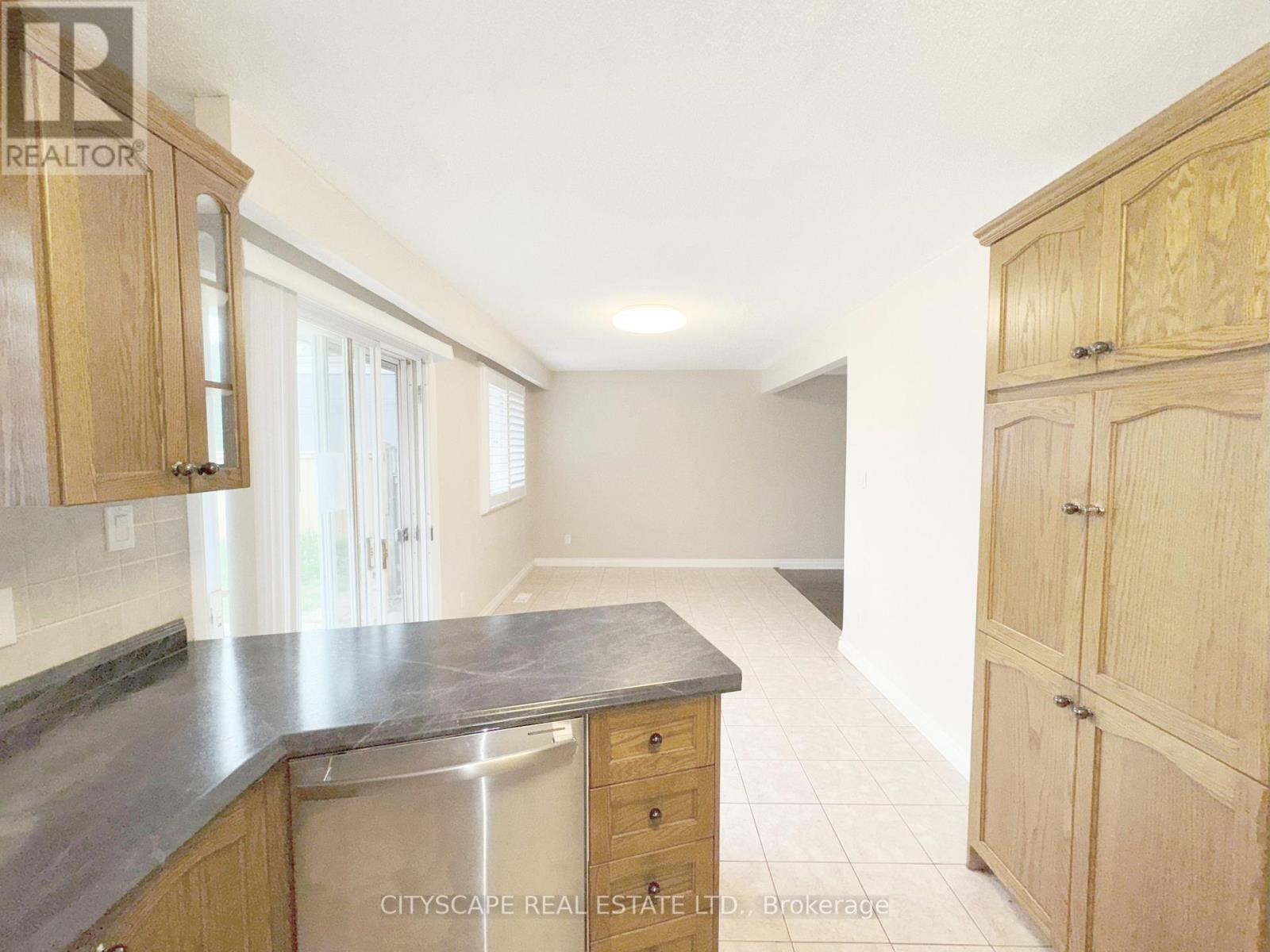 271 Cheltenham Road, Burlington (Appleby), Ontario  L7L 4H6 - Photo 13 - W12217675