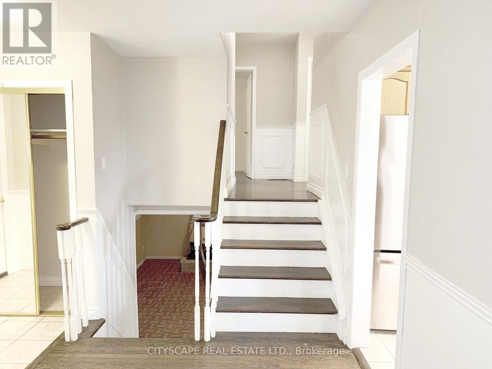271 Cheltenham Road, Burlington (Appleby), Ontario  L7L 4H6 - Photo 17 - W12217675