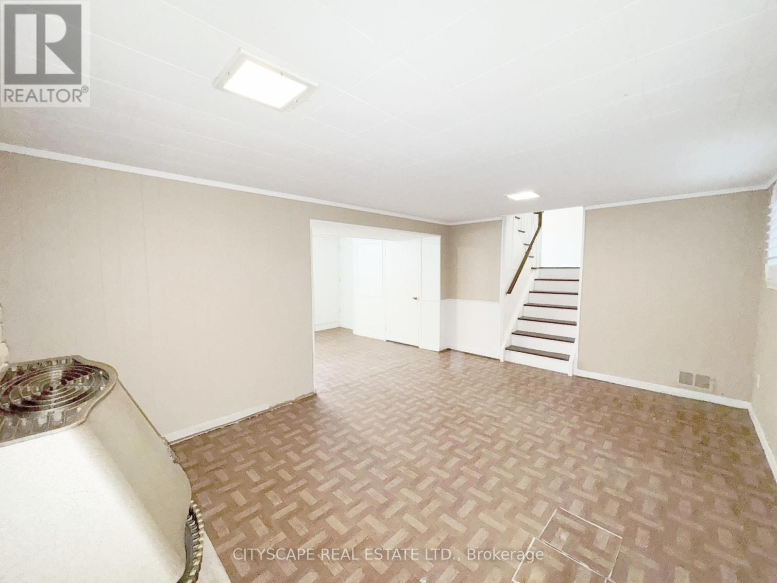 271 Cheltenham Road, Burlington (Appleby), Ontario  L7L 4H6 - Photo 32 - W12217675