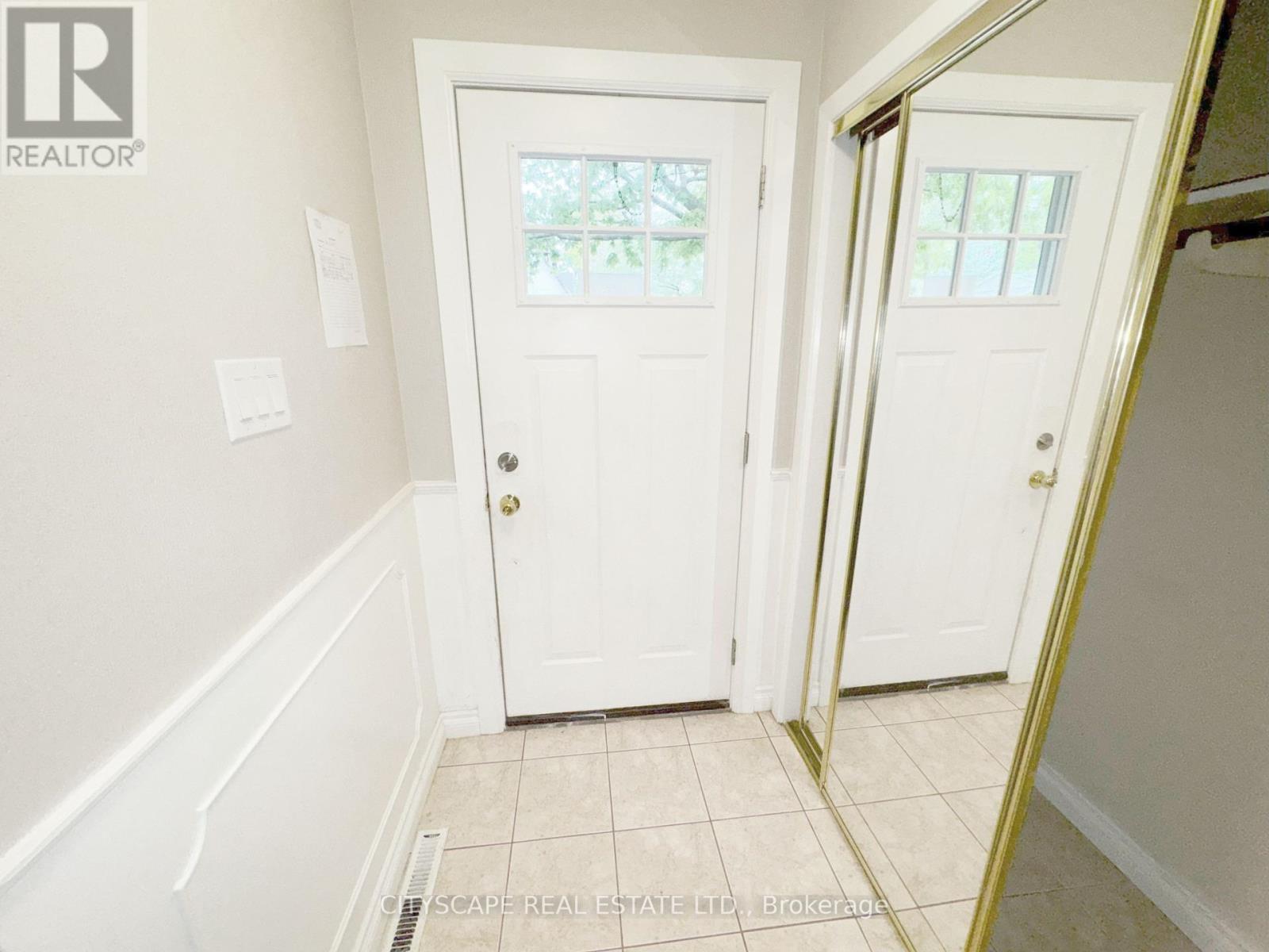 271 Cheltenham Road, Burlington (Appleby), Ontario  L7L 4H6 - Photo 8 - W12217675