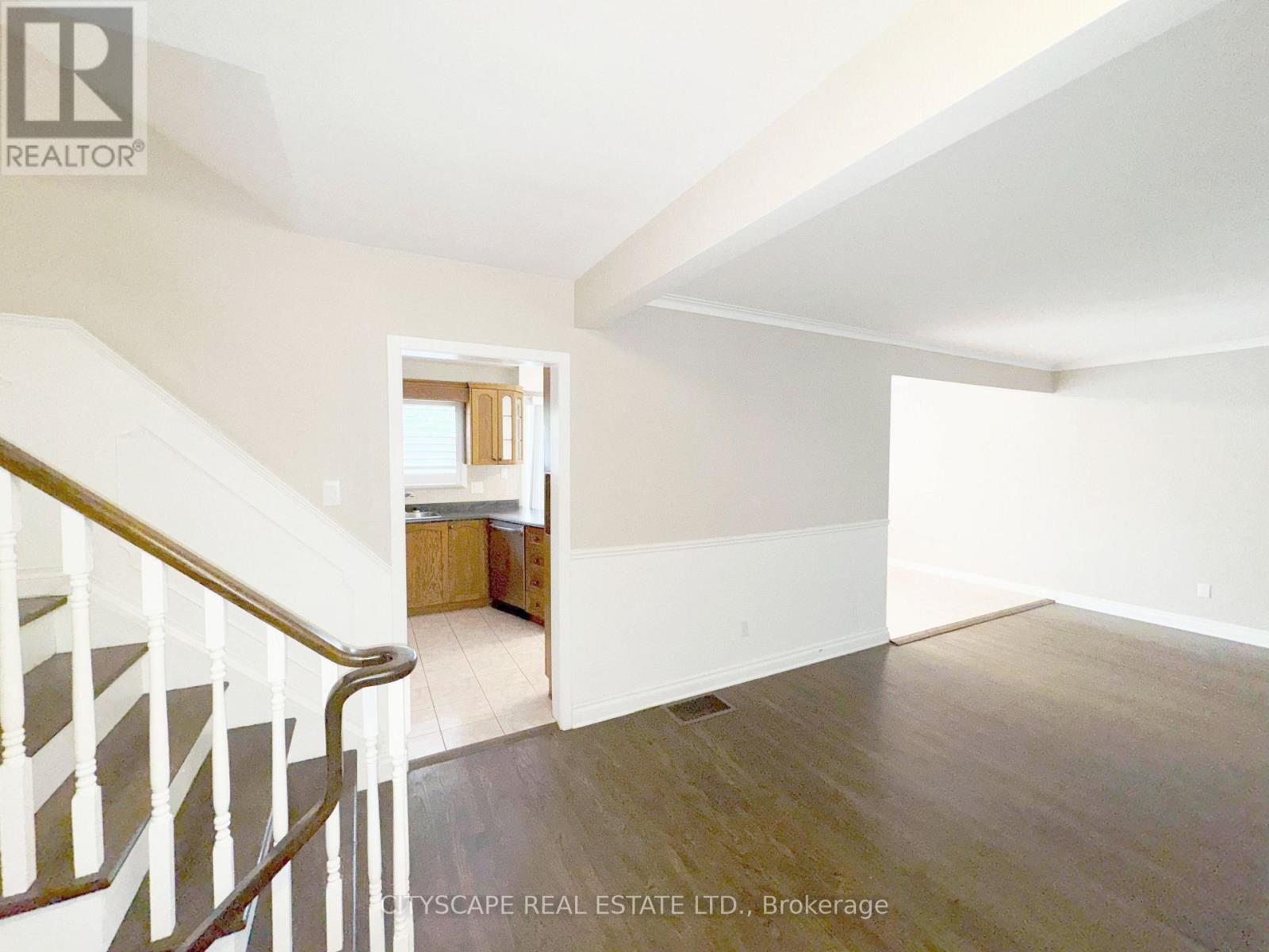 271 Cheltenham Road, Burlington (Appleby), Ontario  L7L 4H6 - Photo 9 - W12217675