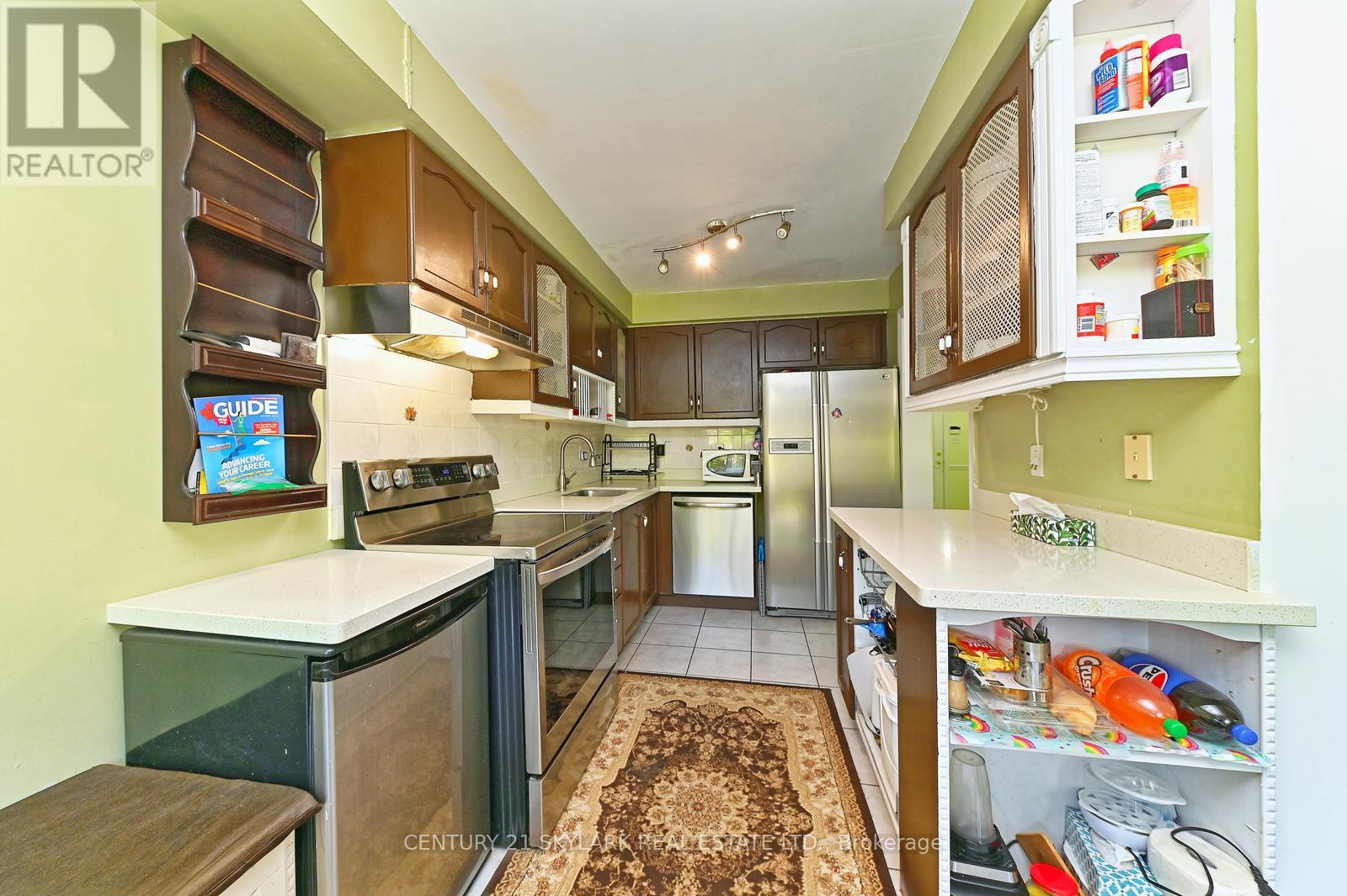 31 Todmorden Drive, Brampton (Northwest Sandalwood Parkway), Ontario  L7A 1M7 - Photo 10 - W12217676