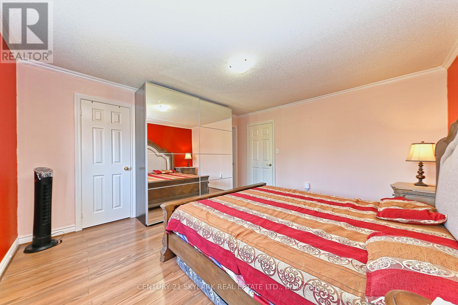 31 Todmorden Drive, Brampton (Northwest Sandalwood Parkway), Ontario  L7A 1M7 - Photo 20 - W12217676