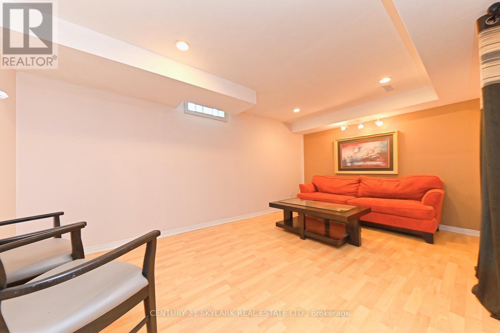 31 Todmorden Drive, Brampton (Northwest Sandalwood Parkway), Ontario  L7A 1M7 - Photo 23 - W12217676