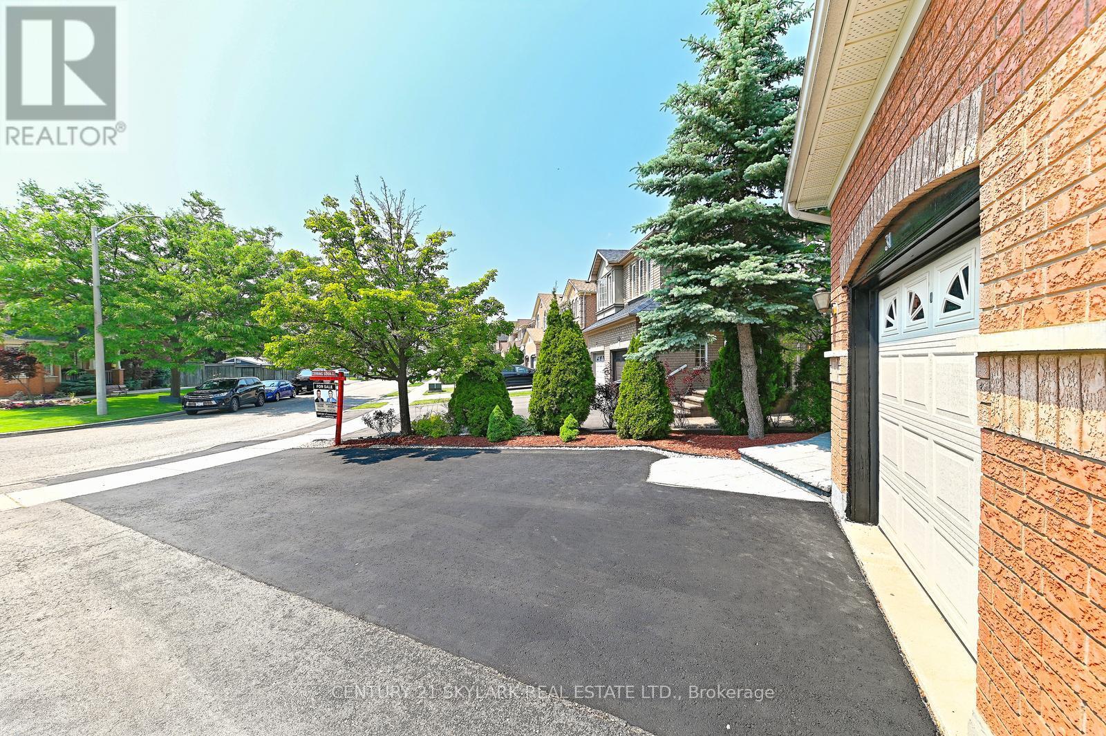 31 Todmorden Drive, Brampton (Northwest Sandalwood Parkway), Ontario  L7A 1M7 - Photo 26 - W12217676