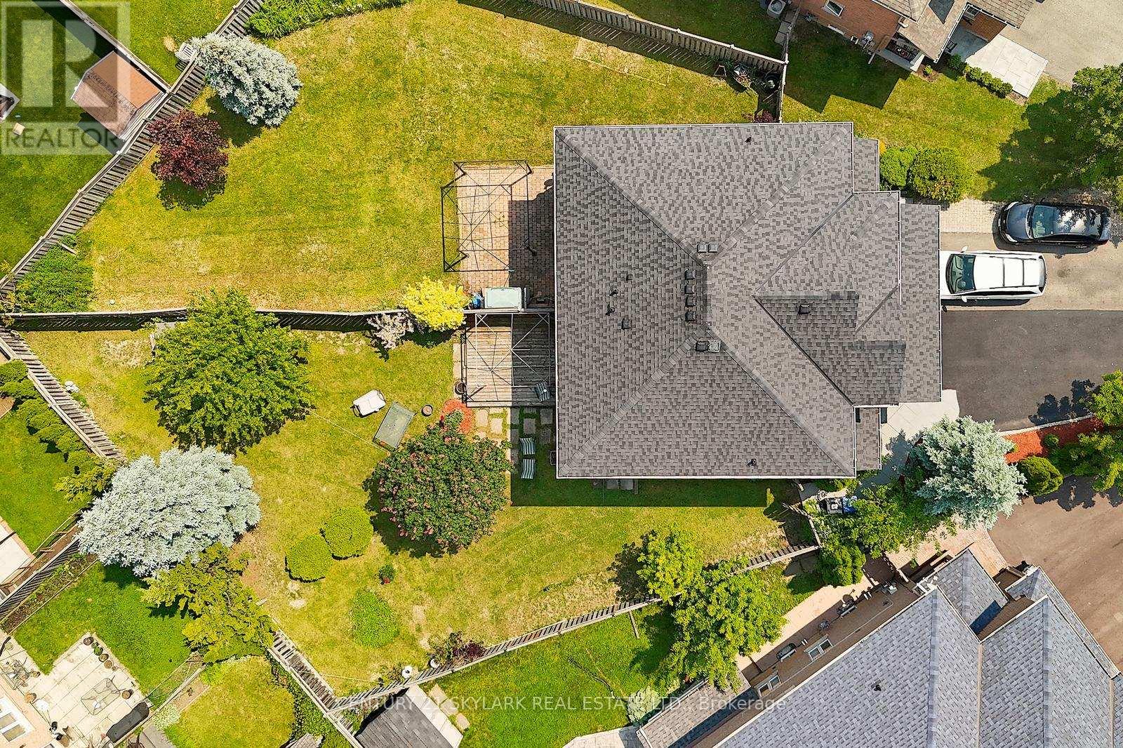 31 Todmorden Drive, Brampton (Northwest Sandalwood Parkway), Ontario  L7A 1M7 - Photo 27 - W12217676