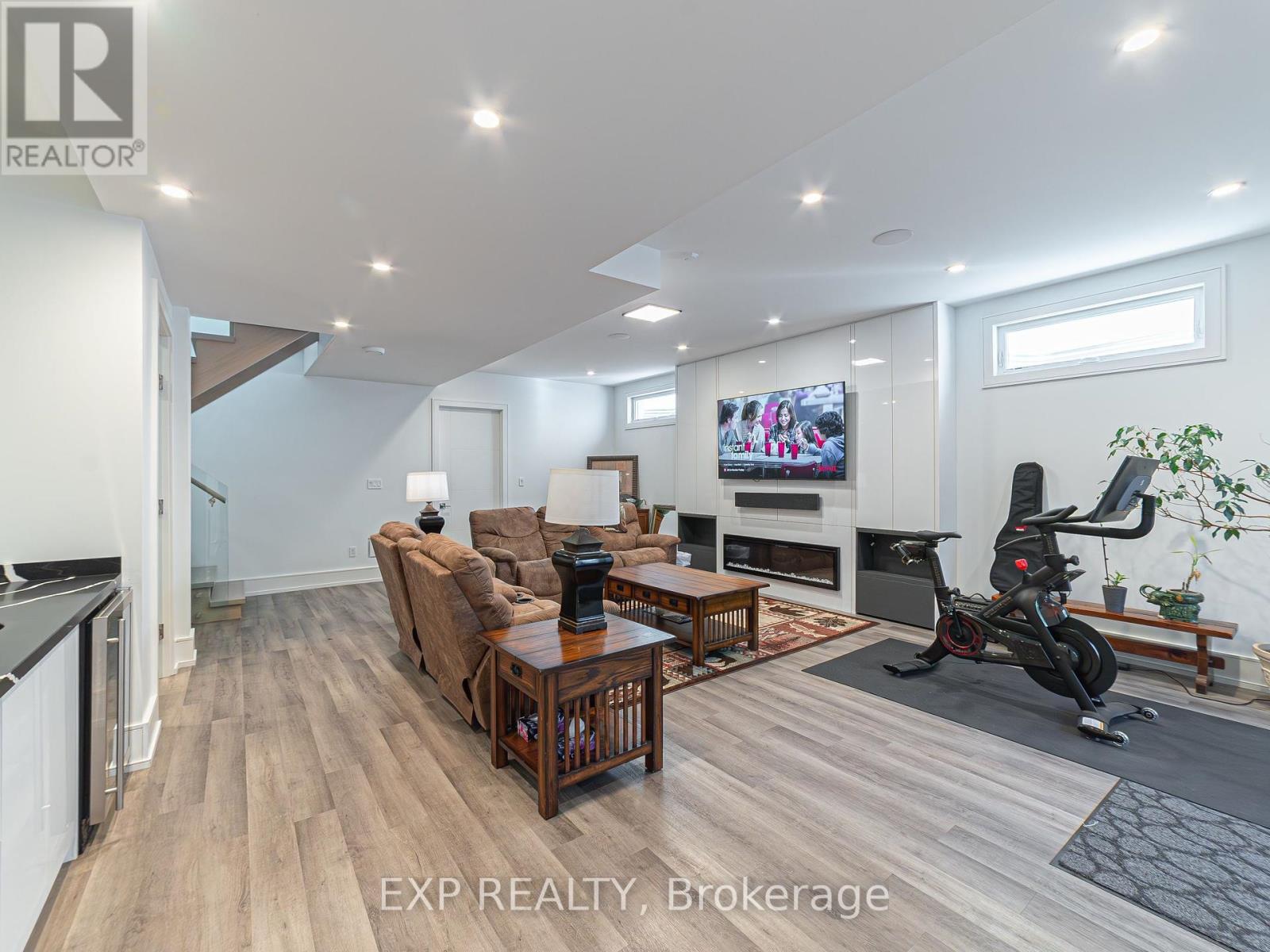 27 Prennan Avenue, Toronto (Islington-City Centre West), Ontario  M9B 4B7 - Photo 28 - W12217691